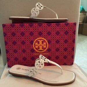 Tory Burch Tiny Miller Leather Thong in new ivory size 6 w/DustbagBNIB, MSRP$228
